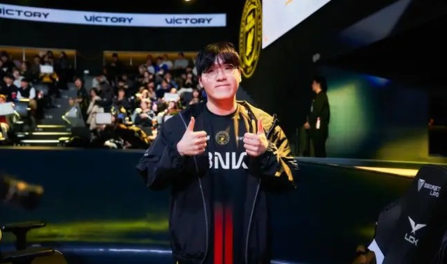 全球搏彩平台-Kellin：刚出道就和GALA很亲近，Xun游走路线和团战站位很好