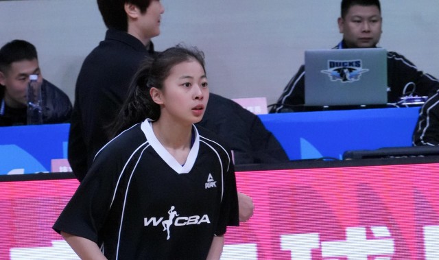 轰29+5+9！中国女篮20岁后卫新星崛起：宫鲁鸣再栽培她？