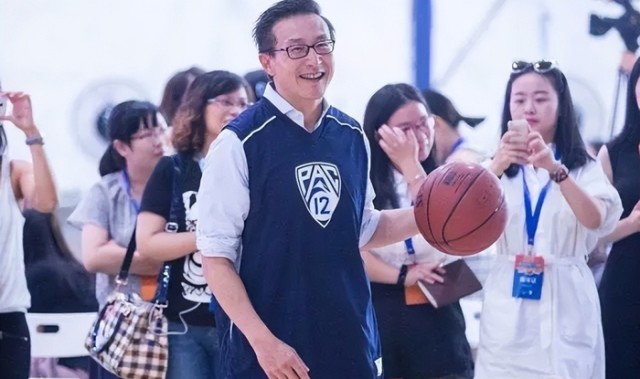 全球搏彩平台-当年蔡崇信33亿买下篮网队，如今出售值多少钱？网友：血赚|布鲁克林篮网队|nba|球队|估值|市值_新浪体育_新浪新闻