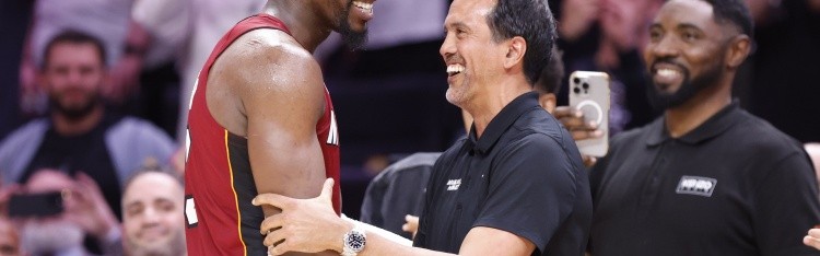 体育娱乐-致敬科比时也请尊重阿德巴约~美媒：科比也是打弱队&amp;有刷数据嫌疑