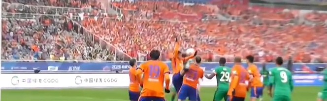 开云体育投注-解说晒马德鲁加手球视频：应判点球，但主裁判无反应VAR也没介入