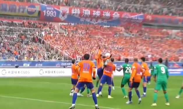 开云体育投注-解说晒马德鲁加手球视频：应判点球，但主裁判无反应VAR也没介入