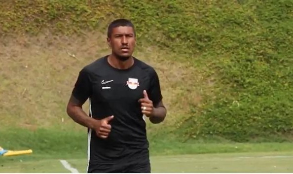 全球搏彩平台-保利尼奥：一直想回中国但回不去 能做的就是训练