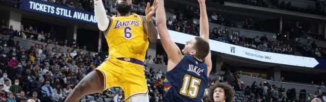 在线体育-惨败掘金37分生涯第二糟！詹姆斯赛后选择沉默以对