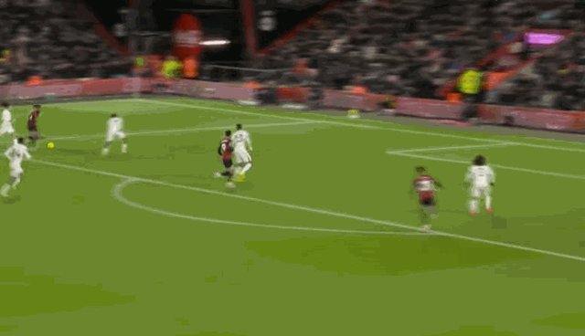 1765047147773022194.gif 劲射.gif